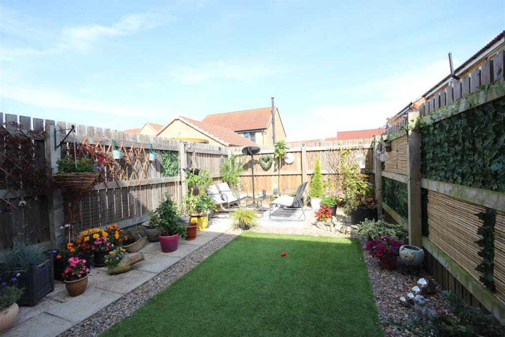 Avocet Close, Hornsea (20).JPG