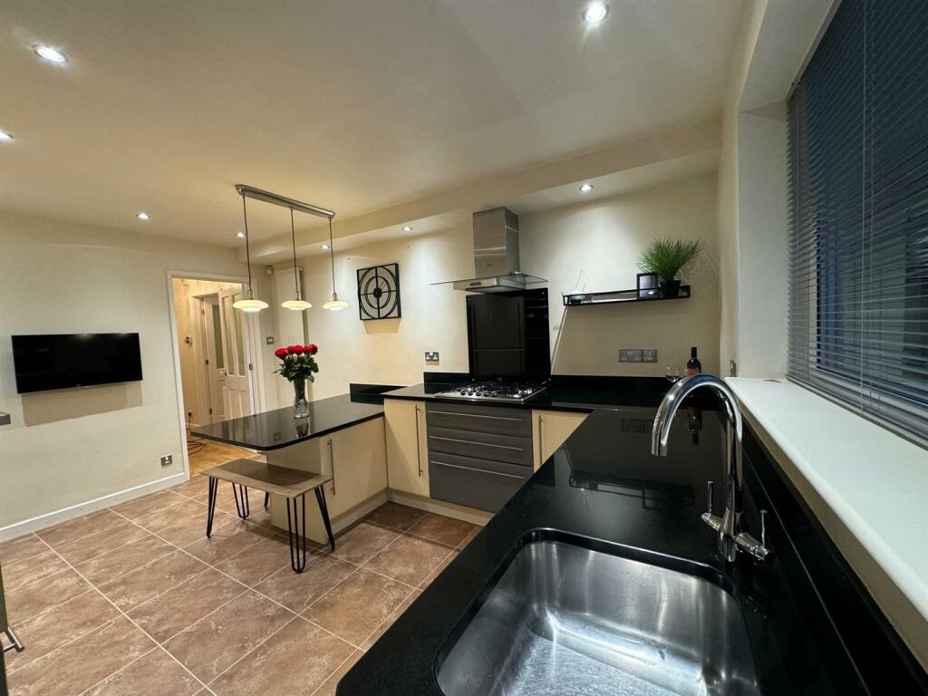 BREAKFAST KITCHEN
