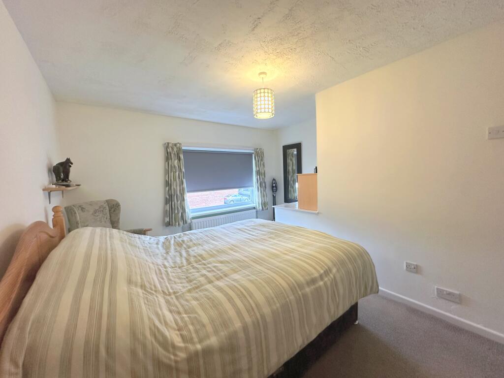 30E18166-A582-4E6D-895B-8239C90B9E6B