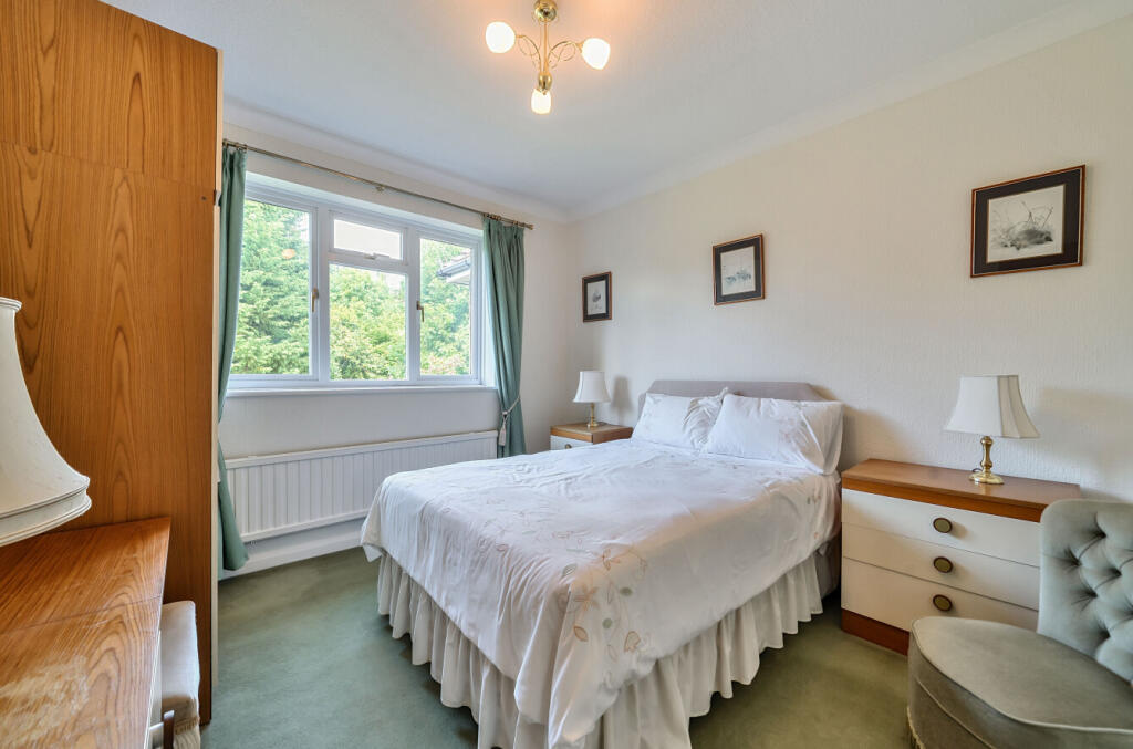 1300627-7-6836f82...