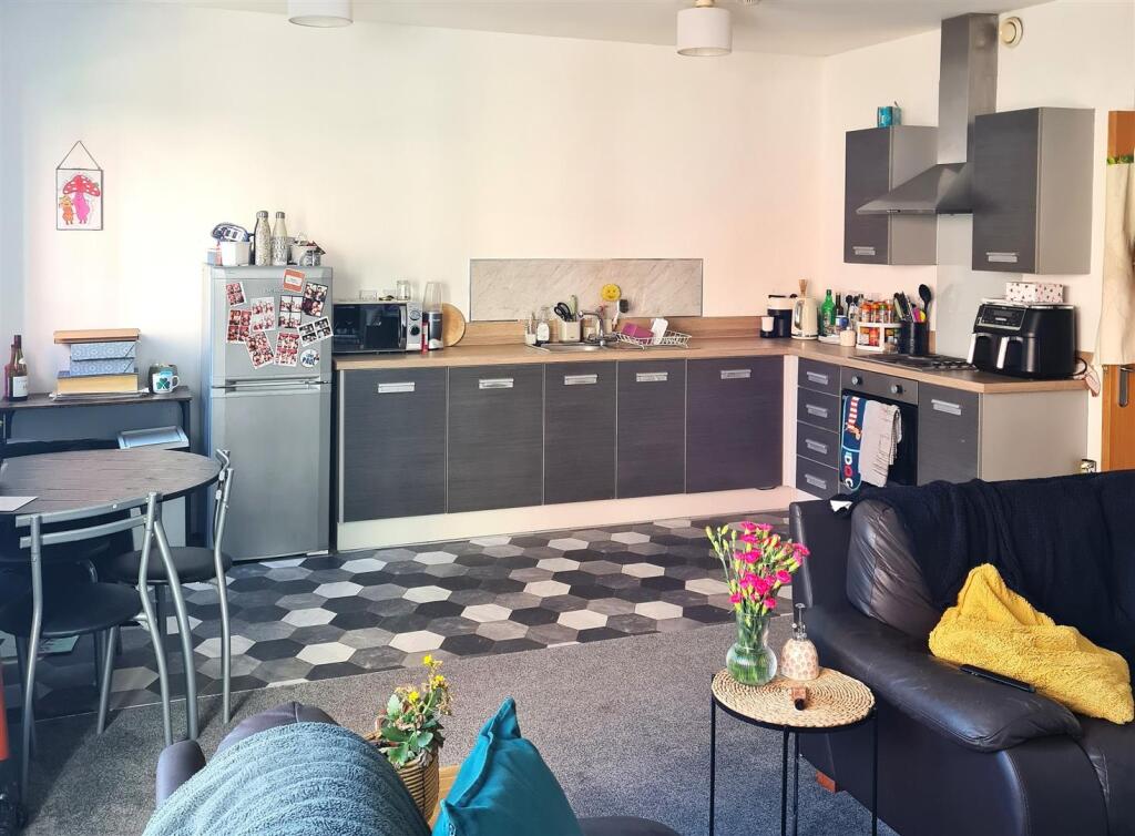 Dining-Kitchen.jpg