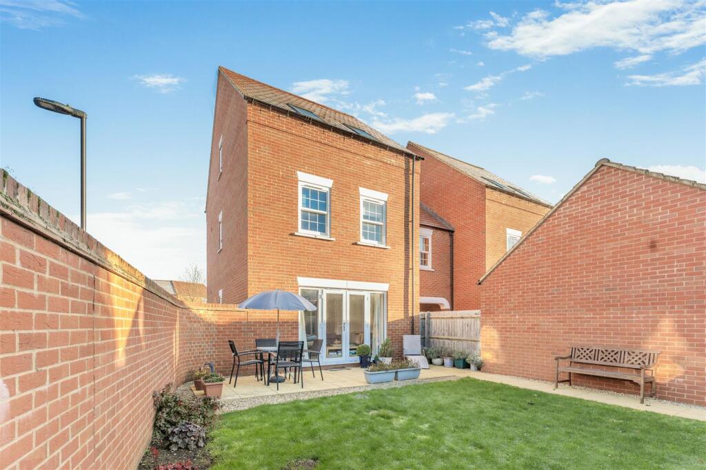 26 Flux Drive, Deddington-16.jpg