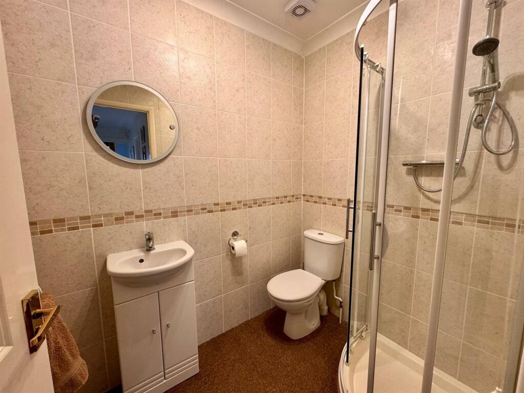 Shower Room.jpg