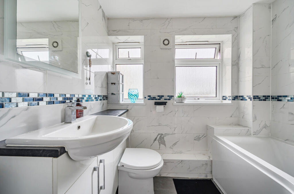 1383717-9-692db2b...