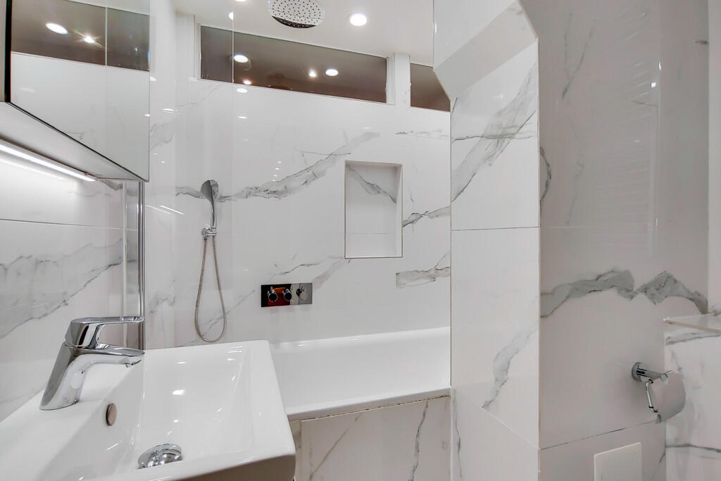 6_Master Ensuite-...