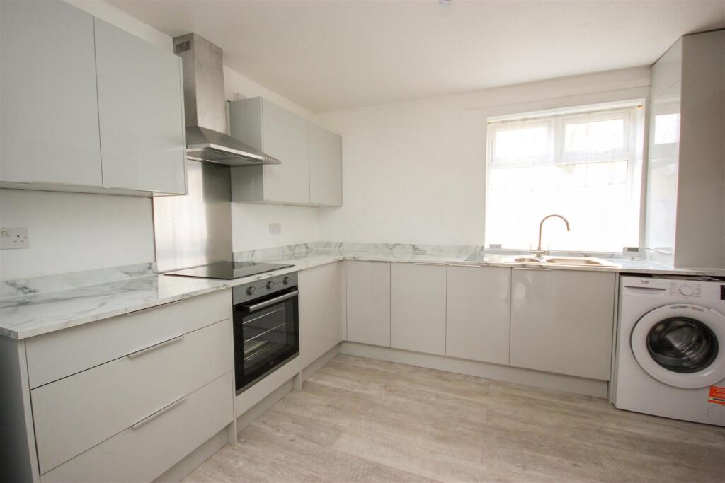 kitchen..jpg