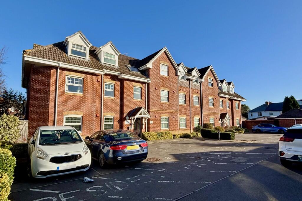 Salisbury Close, Eastleigh, SO50