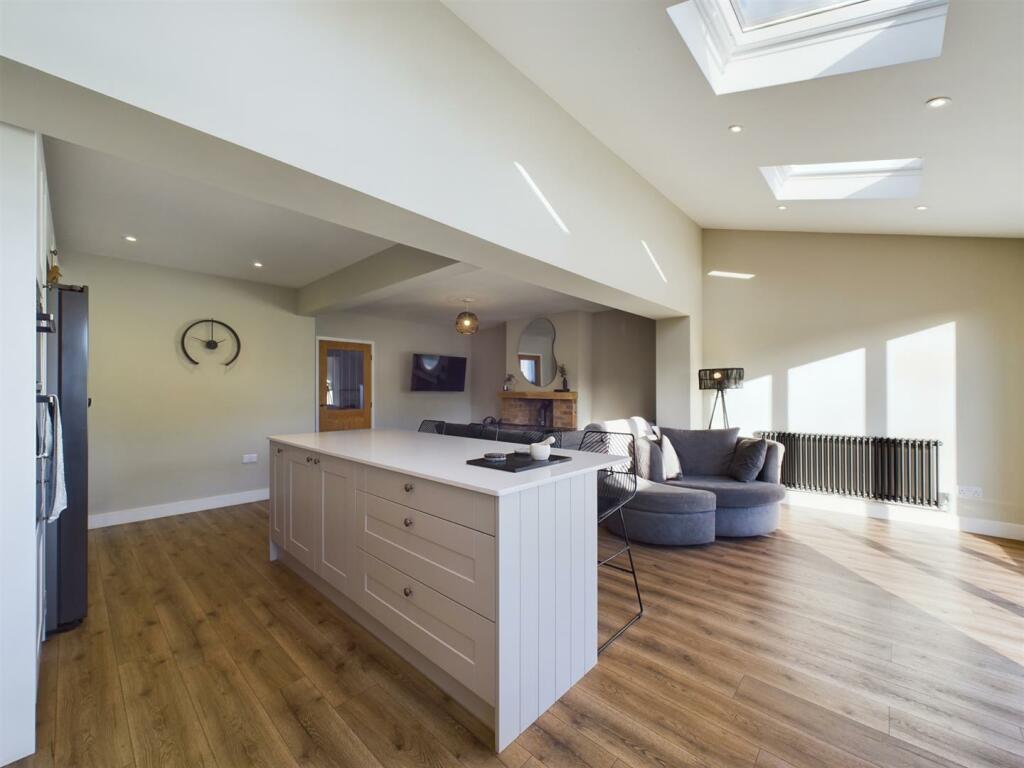 Kitchen 4.jpg