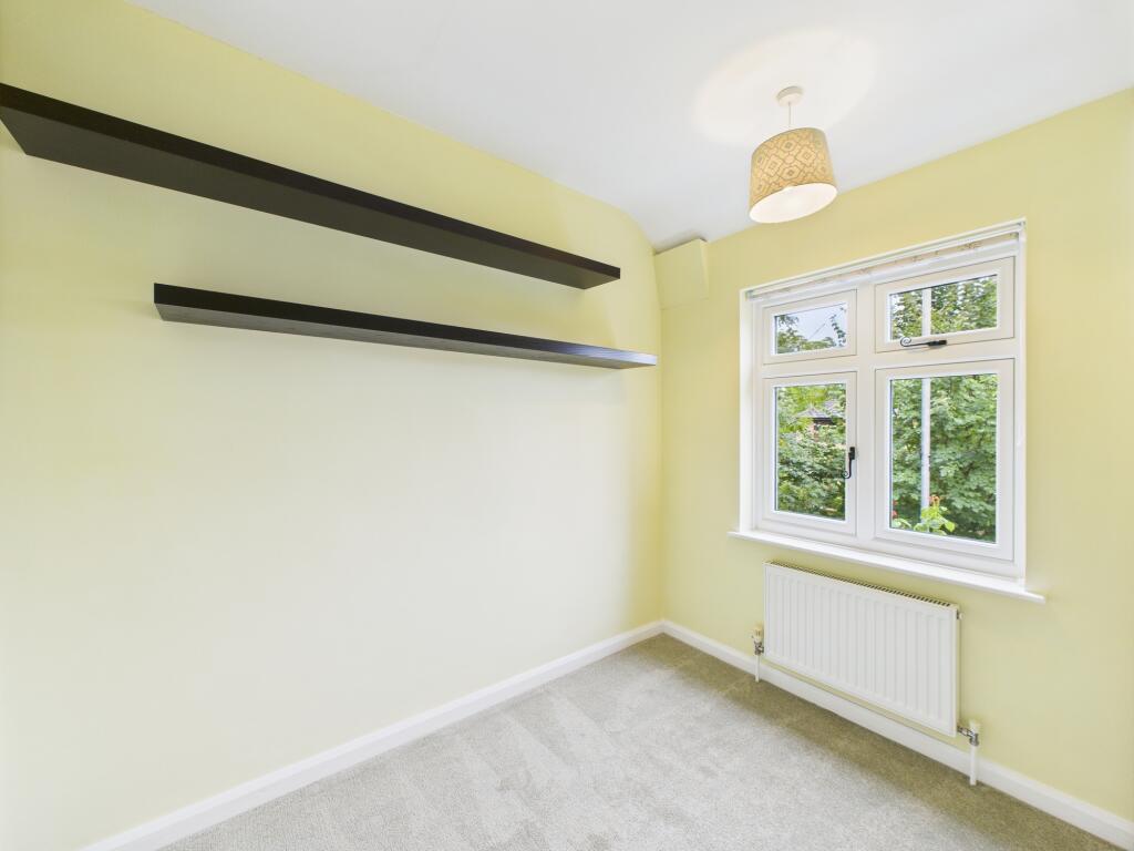 CAM02519G0-PR0317-STILL001