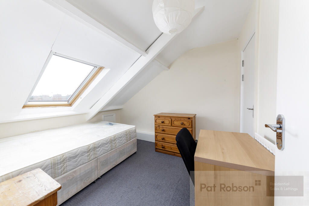 17 fern avenue565.jp