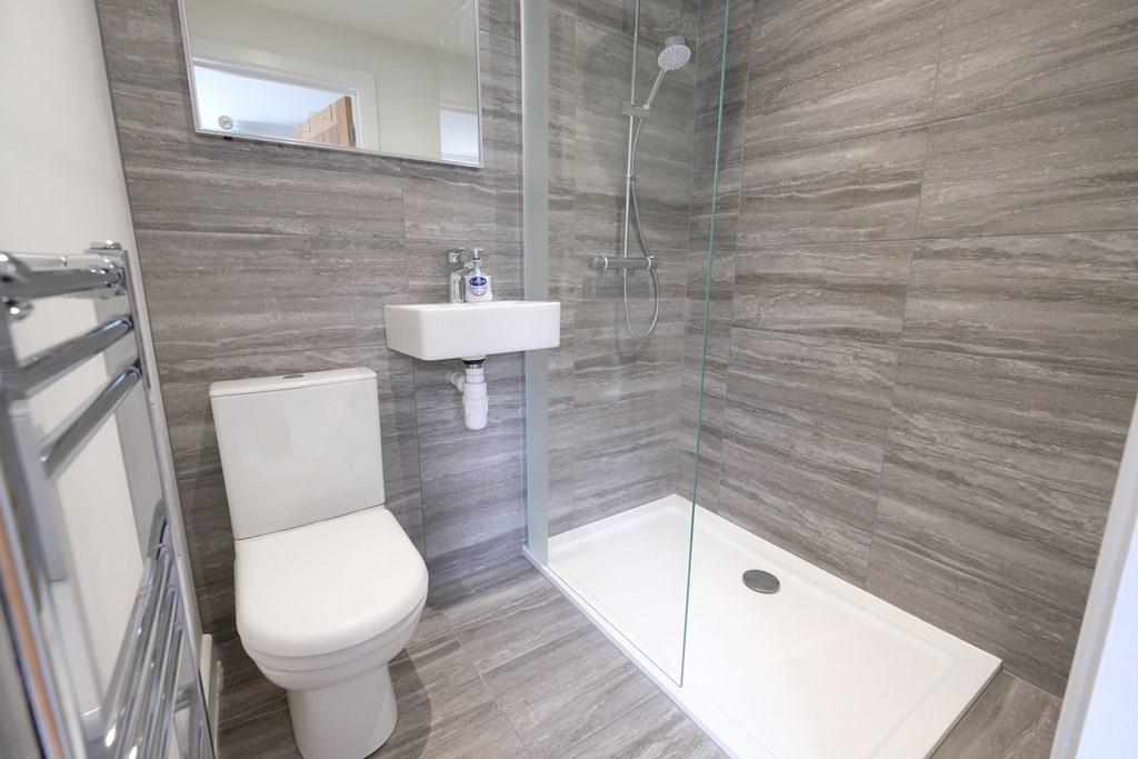 ENSUITE TO BEDROOM 2