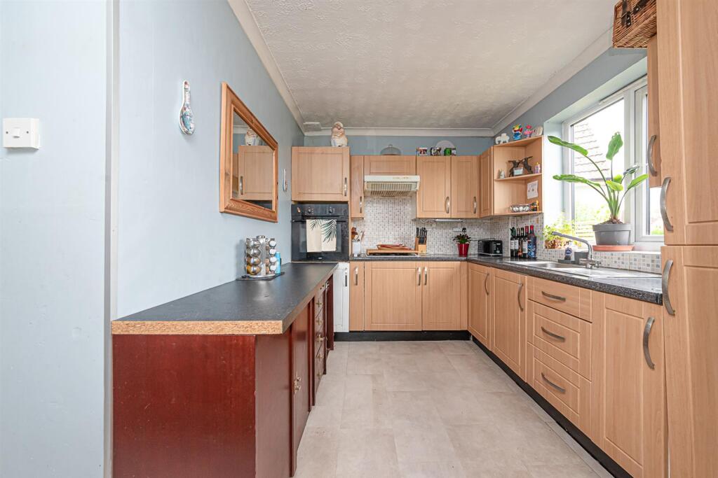 153 Lower Farnham Road  (26).jpg