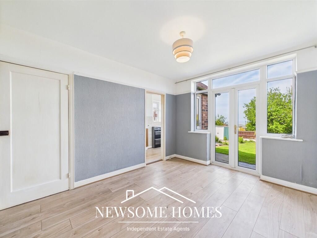 Sitting/ Dining Room