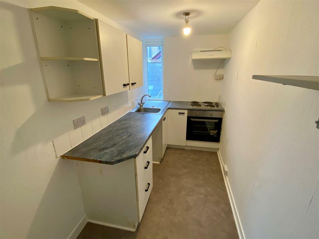 Flat 2, 5 Bank Street Kitchen