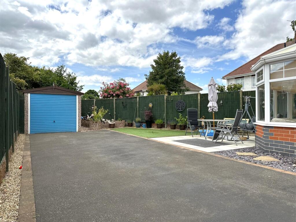 Generous Rear Garden 097