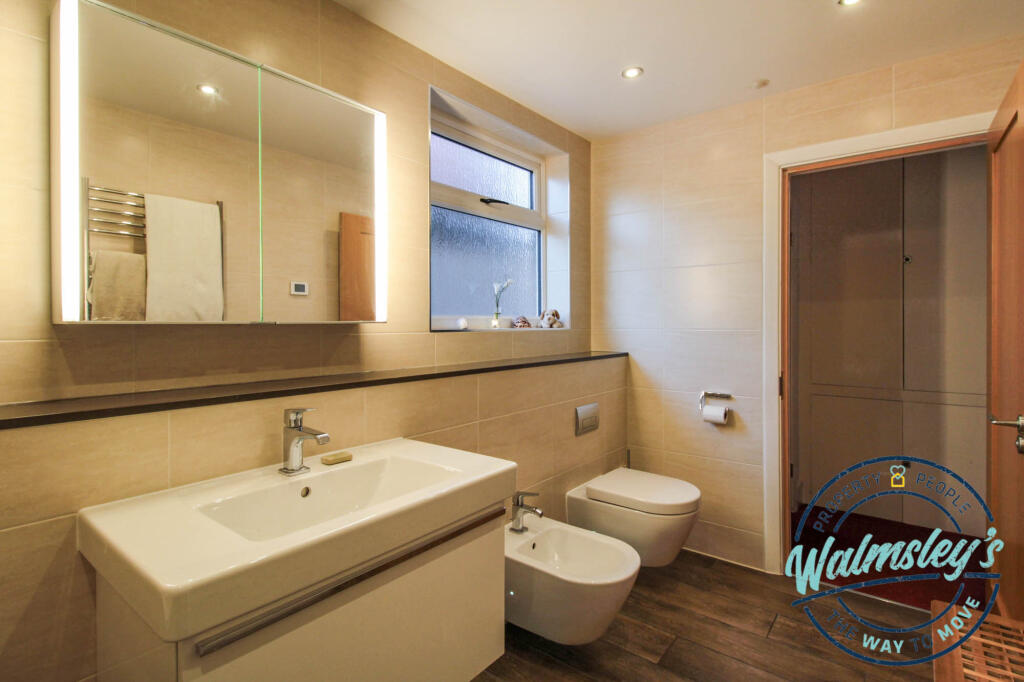 Four piece family bathroom
