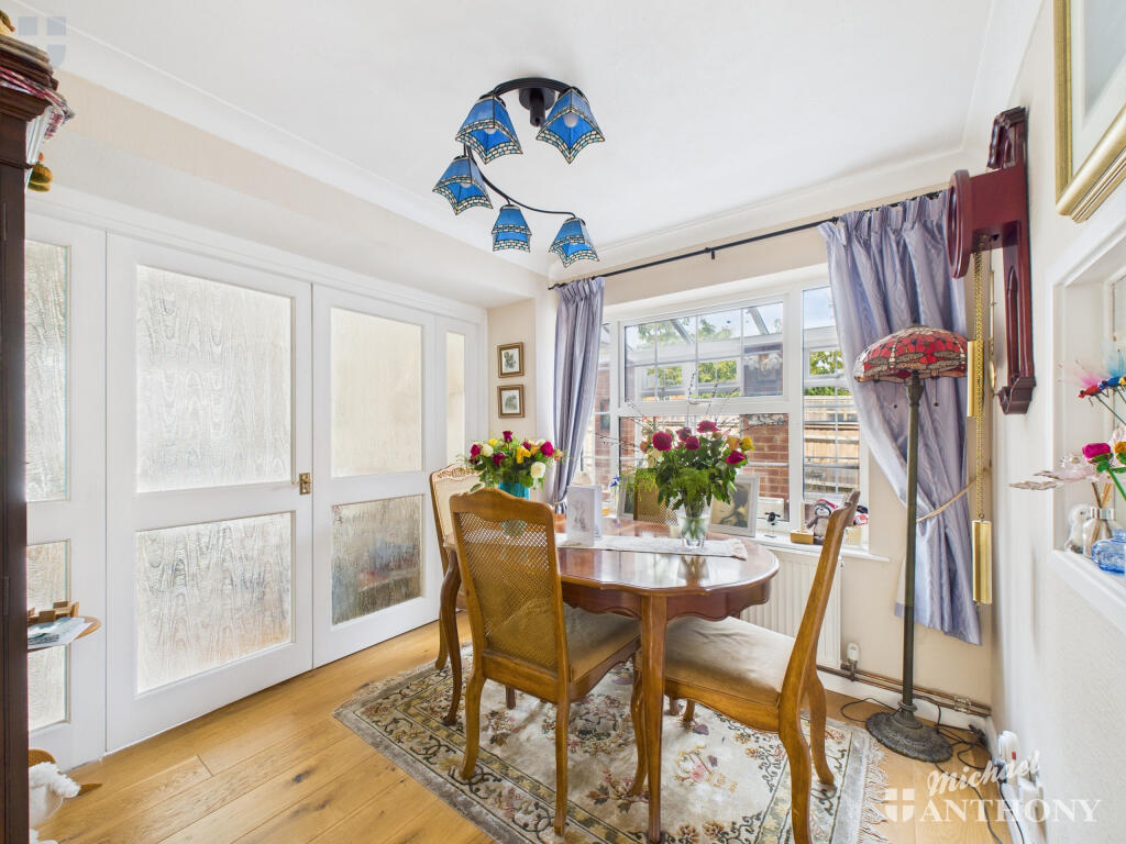 CAM03218G0-PR0737-STILL014