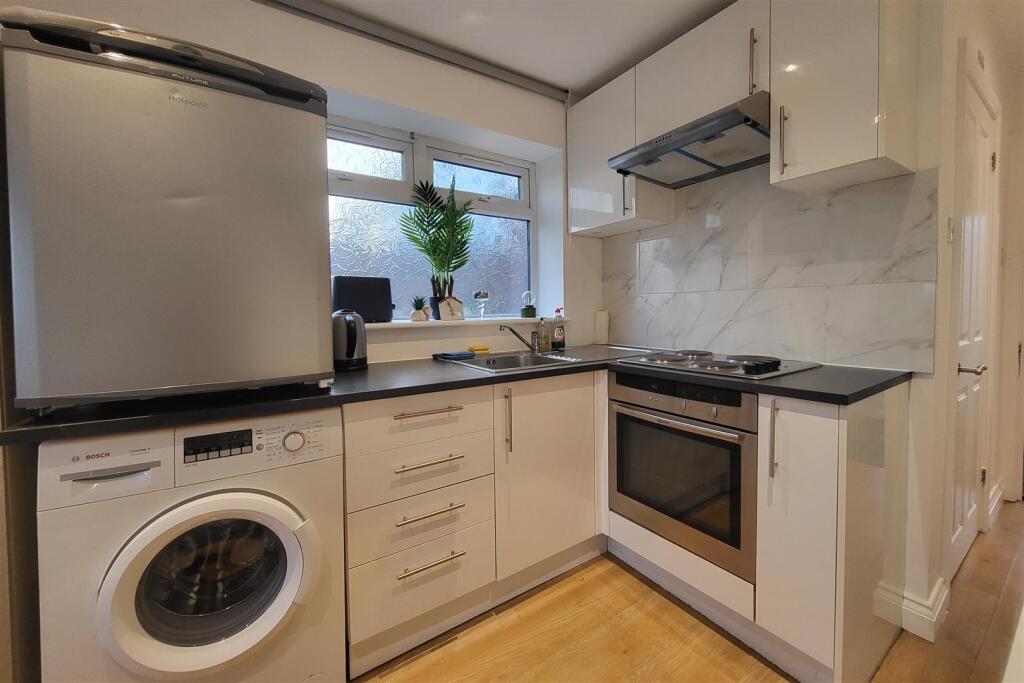 ANNEXE/STUDIO KITCHENETTE