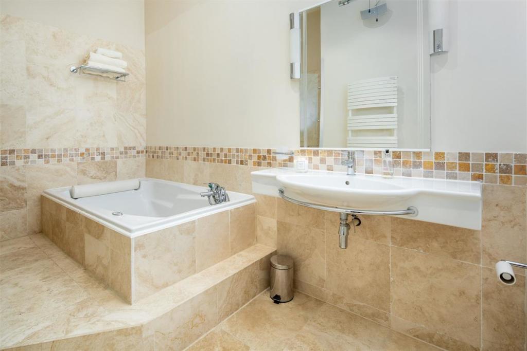 Bedroom 2 Ensuite