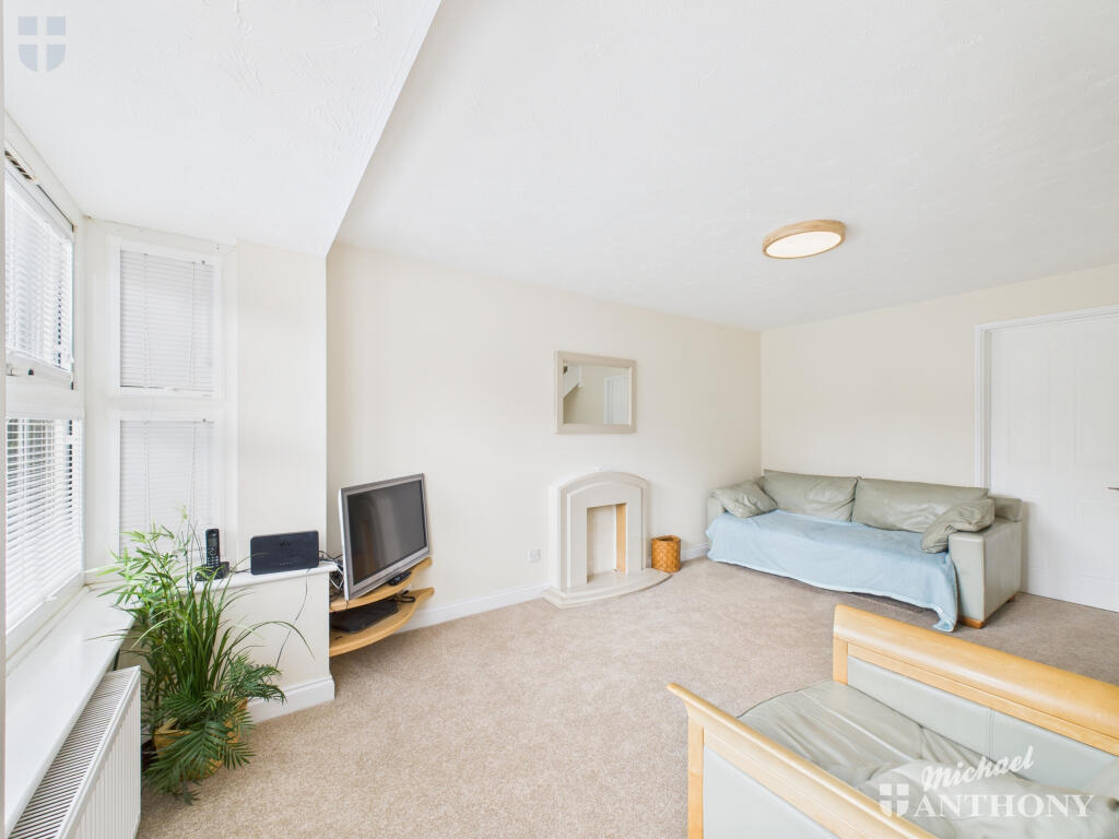 CAM03218G0-PR0755-STILL003