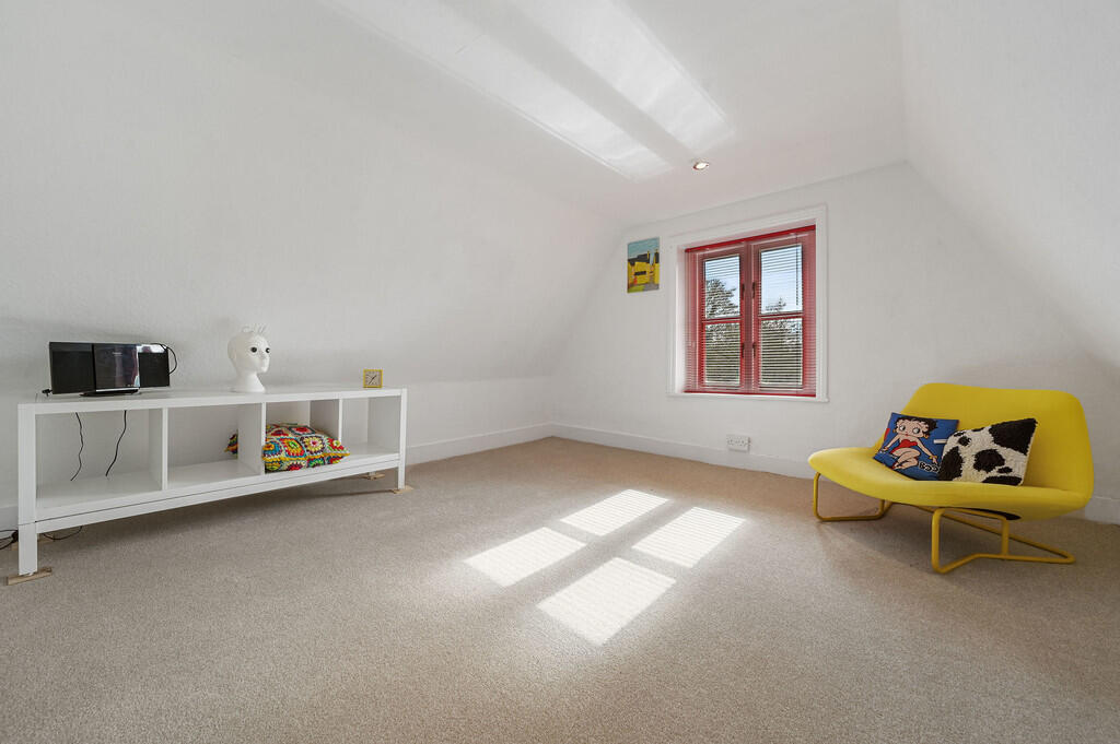 PT-TV-HawksmillHo...