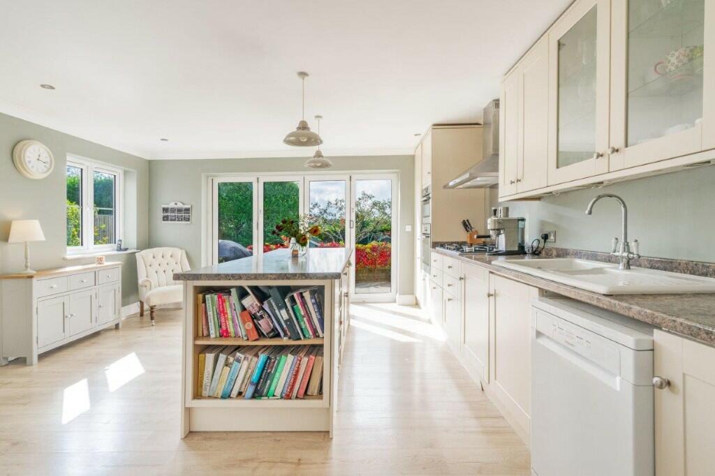 Kitchen/breakfast rm