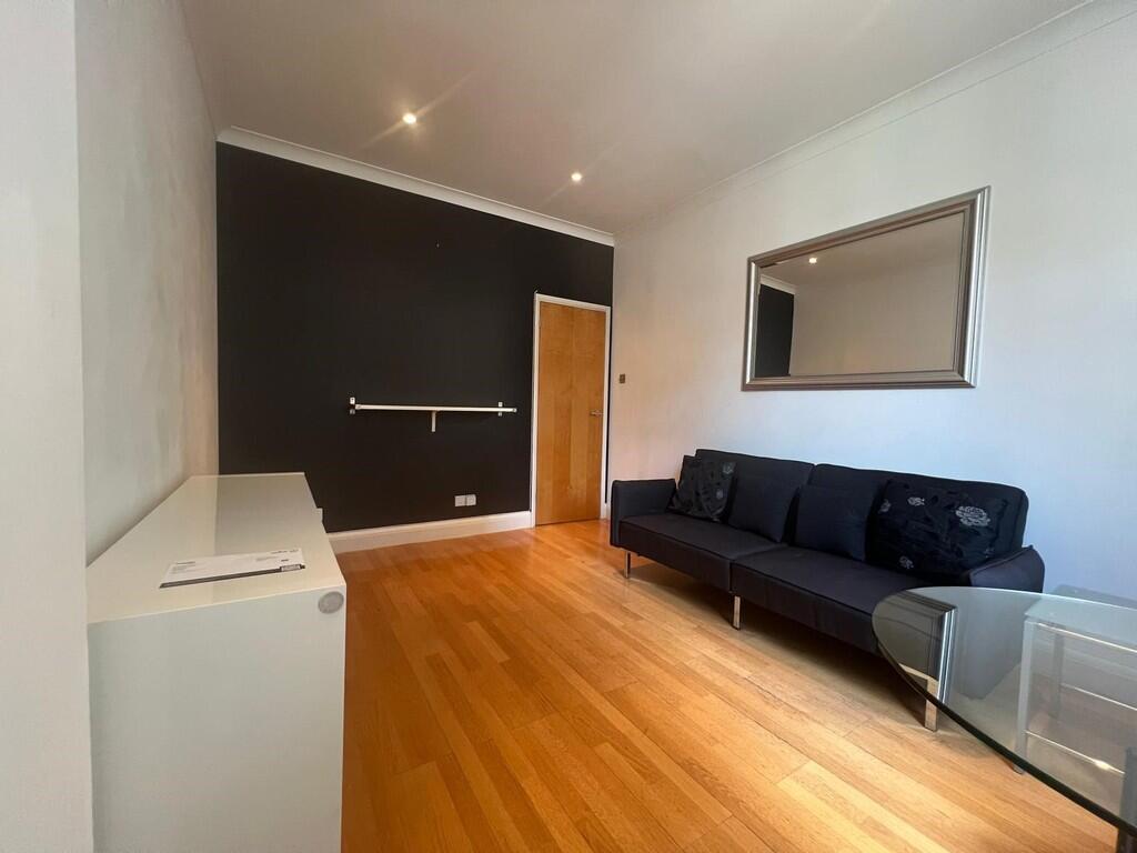Lounge 3