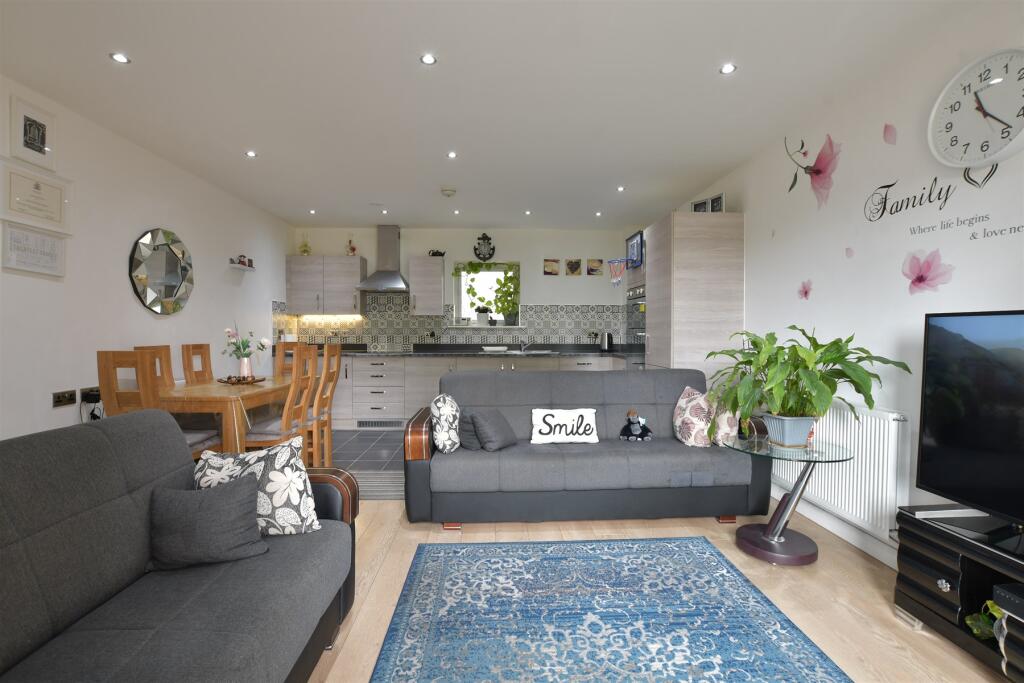 Lounge/Kitchen /Dining Room