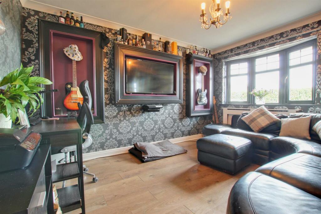 SITTING ROOM