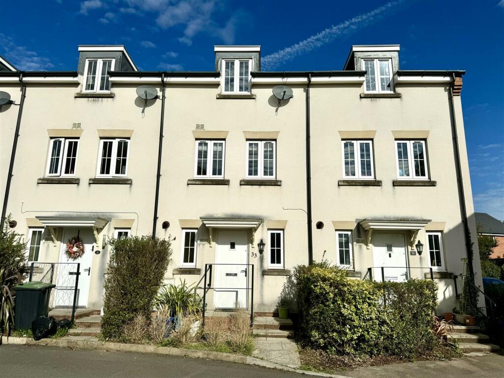 33 Seymour Way
