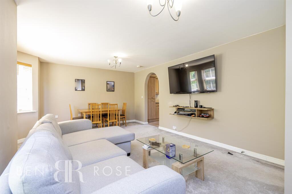 Lounge / Dining Room