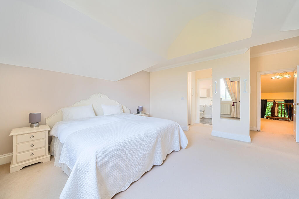 1301851-18-684c019cd7081