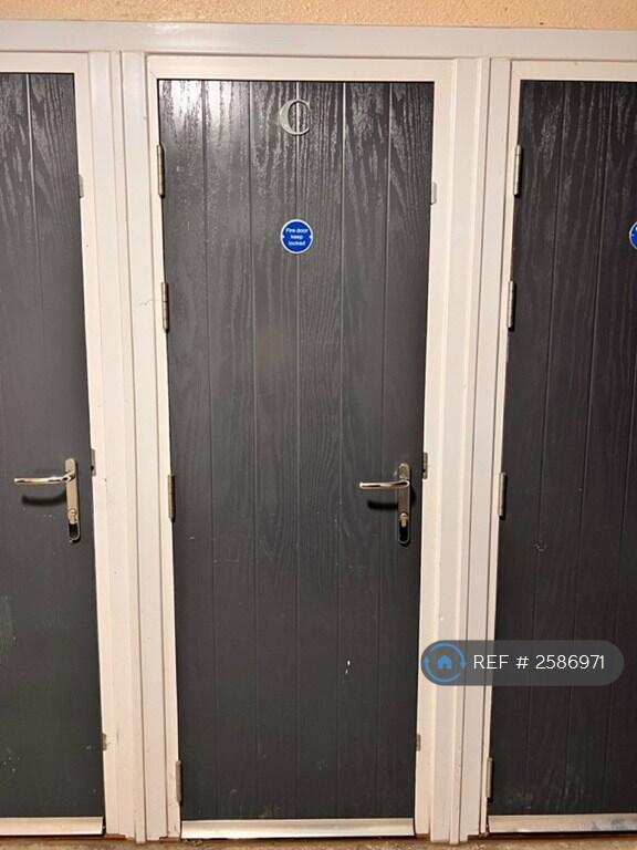Private Locked Store
