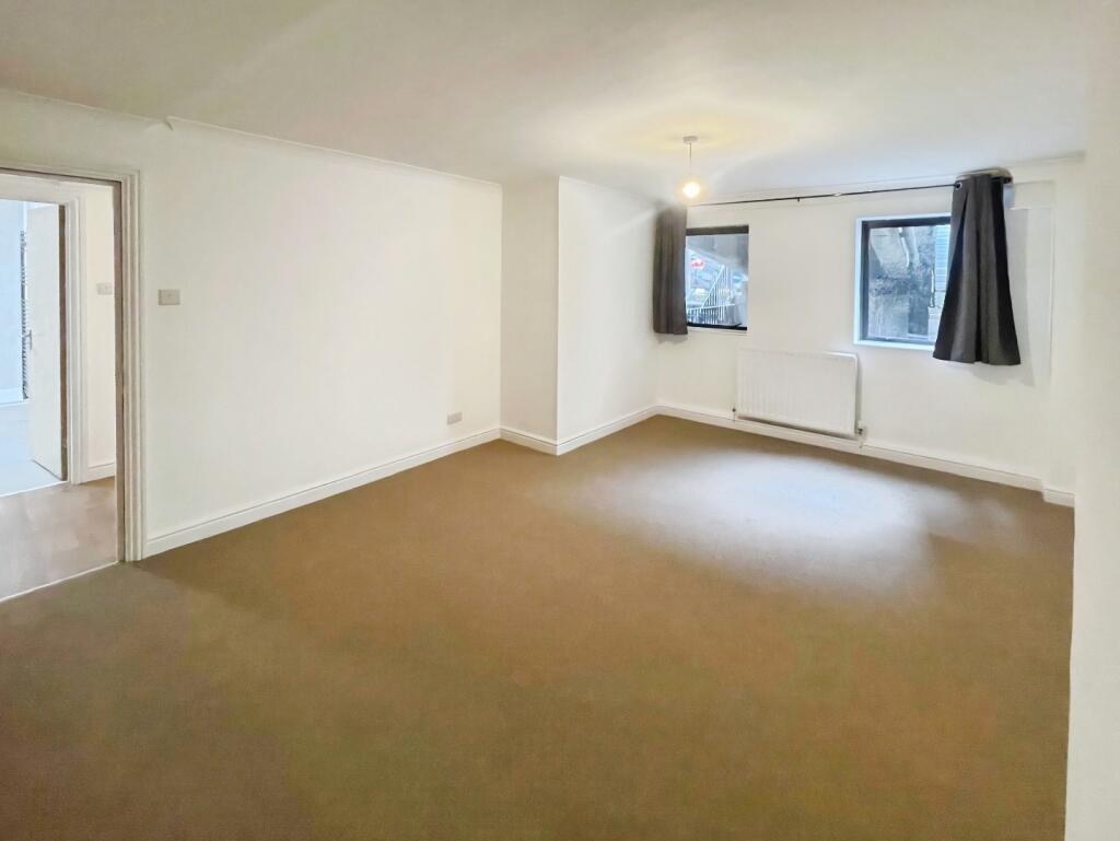 pbox-bedroom-344049.jpg