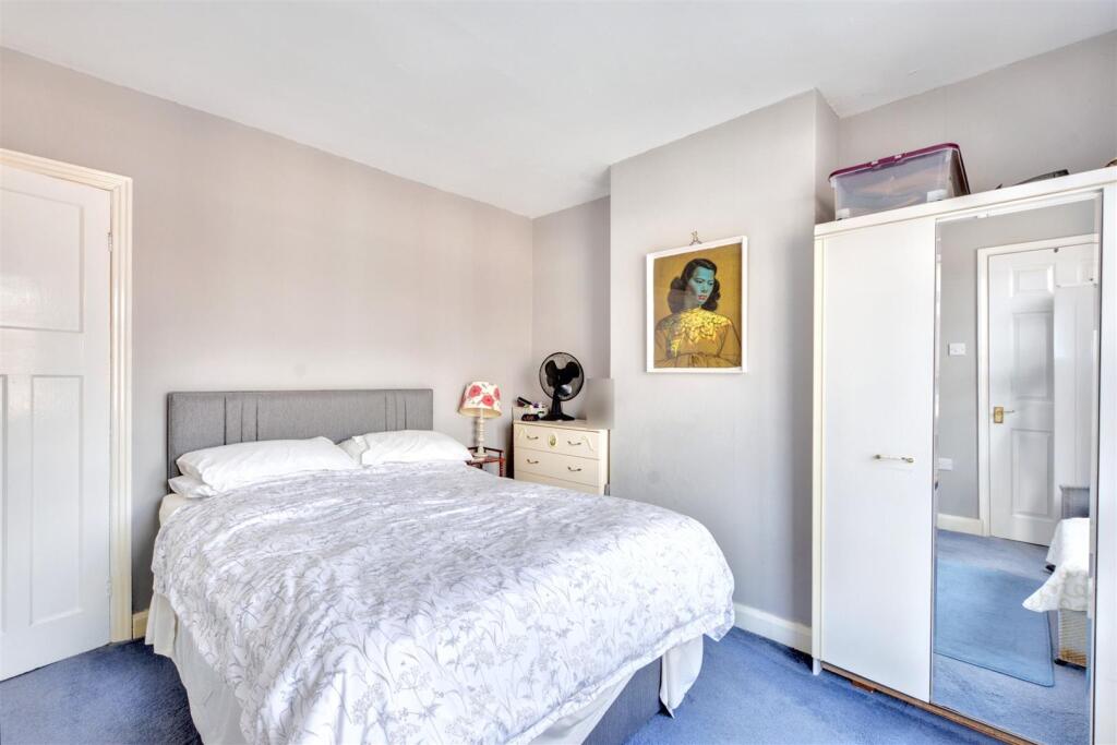 Bedroom 1_2.jpeg