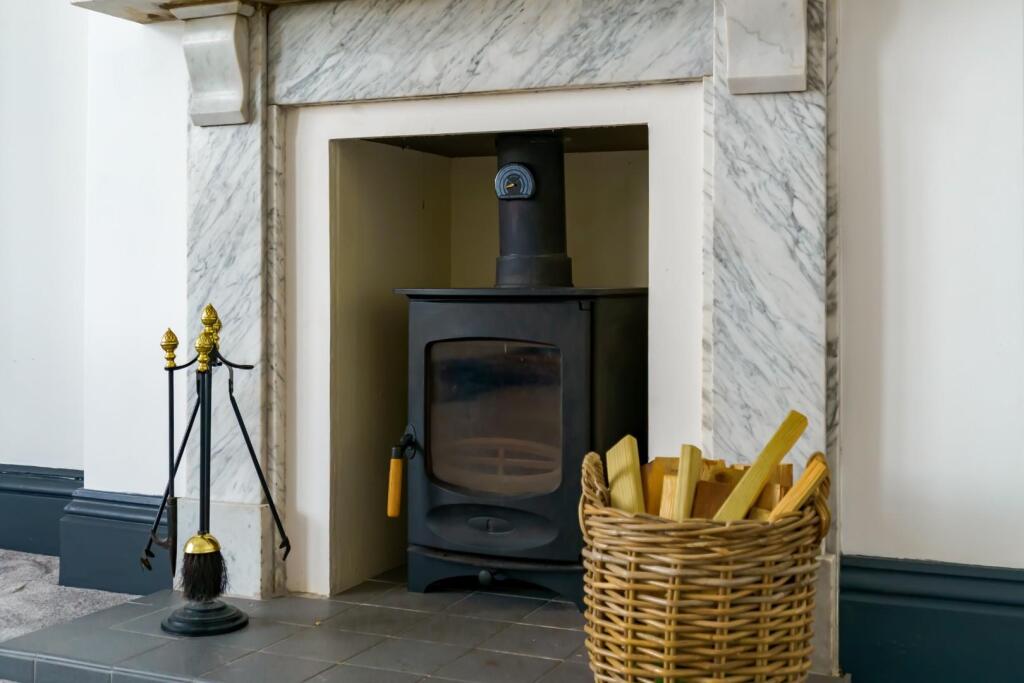 99063_38 Springs Terrace (10).jpg