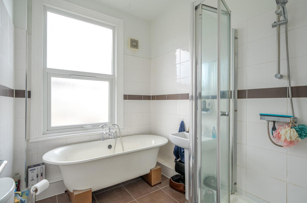 1326318-12-687779...