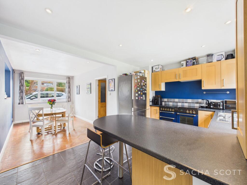 Kitchen / Breakfast Area