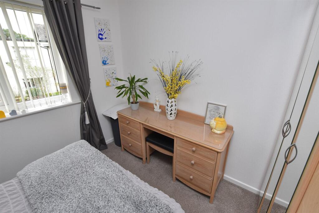 5 Eastham Mews (11).jpg