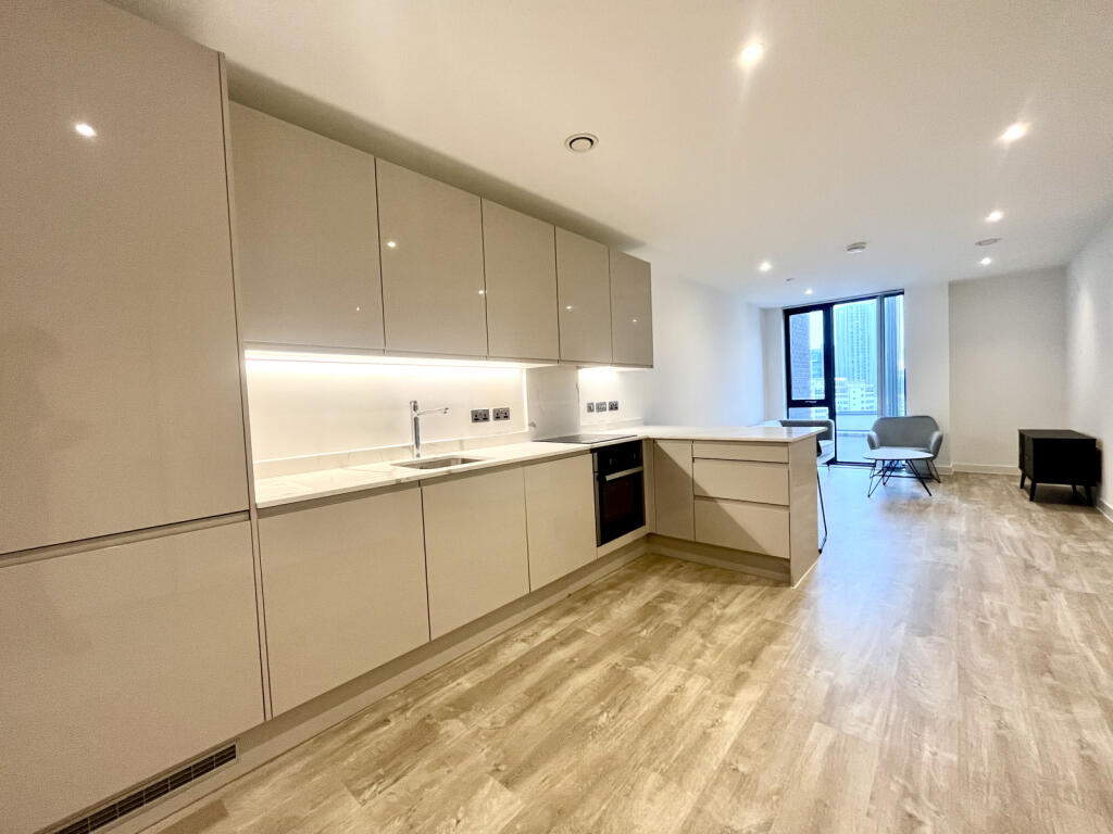 Open Plan Lounge / Kitchen