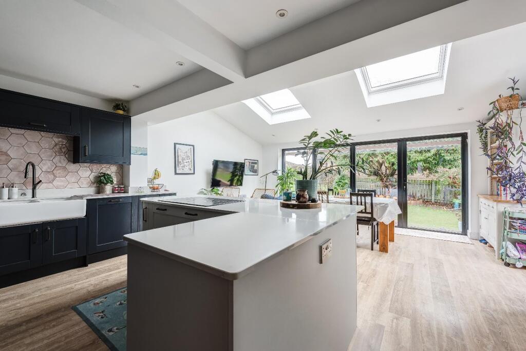 4SaxtonClose(Interior)-1.jpg
