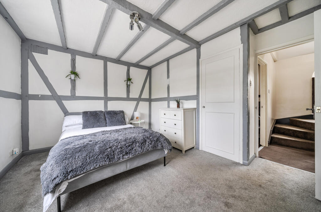 1320581-7-688395b...