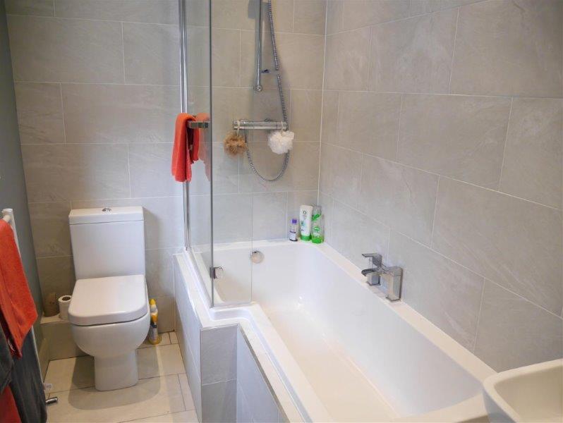 58 moorlands road  (