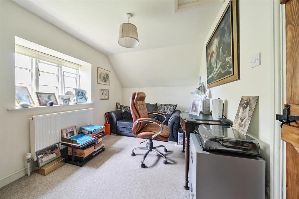 Bedroom 3 / Study
