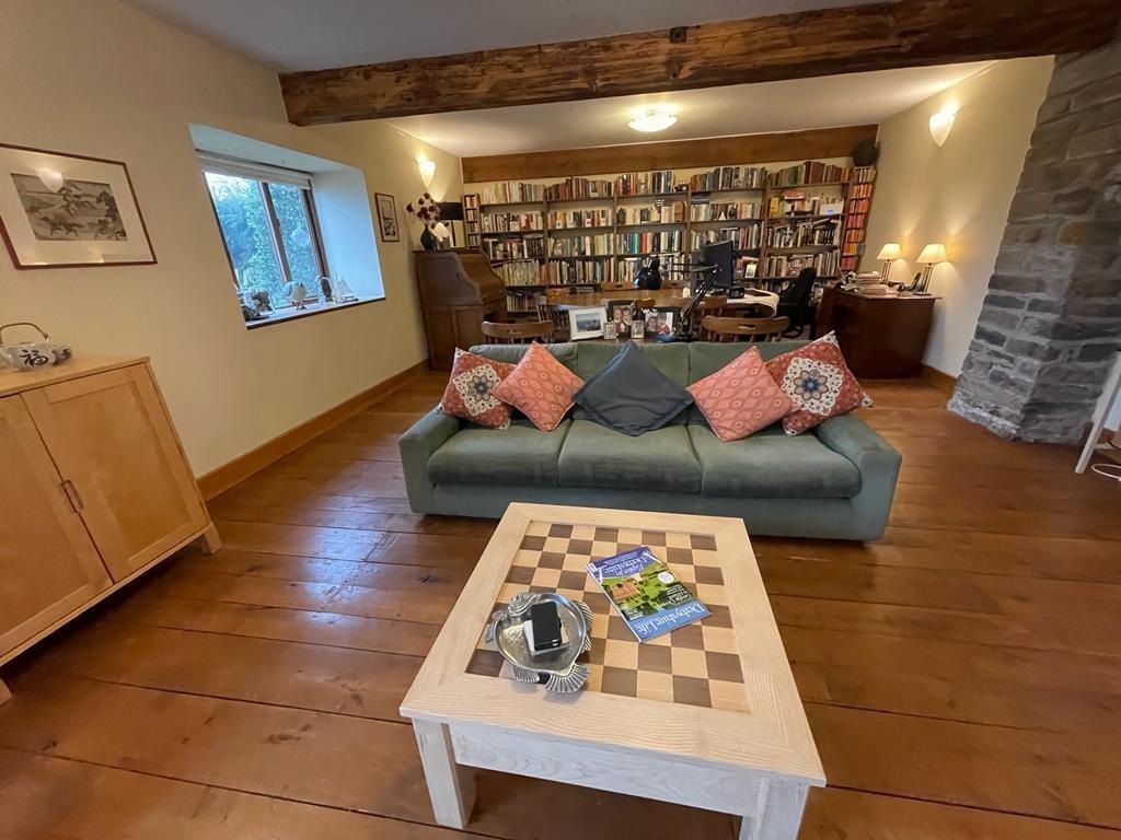 LIVING DINING SITTING ROOM