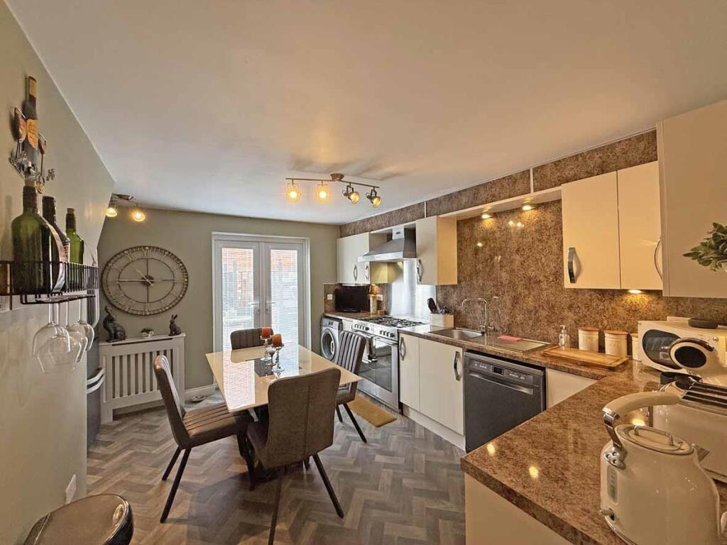 Frobisher Approach 75 - Kitchen 1.jpg