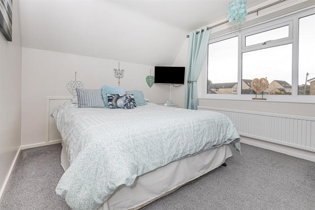 Bramleys Estate Agents - Elm Court - Kirkburton (3
