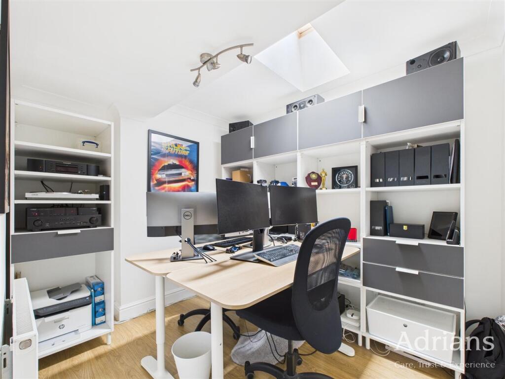STUDY / PLAY ROOM