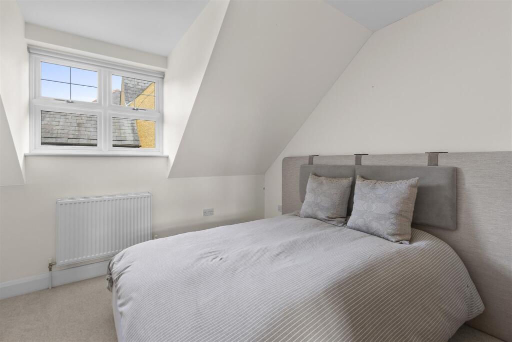 Flat 9, 15 Priory Road, HP13 6SL-1.jpg