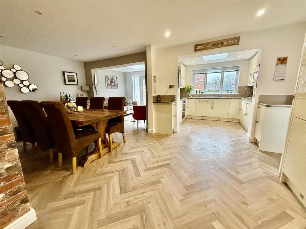 KITCHEN &amp; DINING